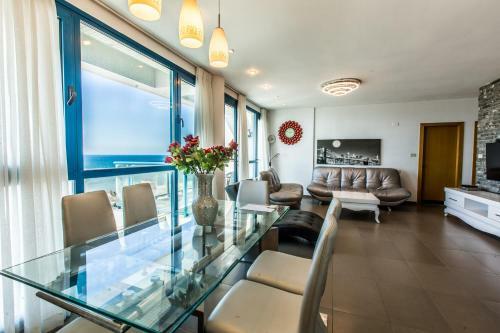 Apartamento M Sea Suites - By The Beach