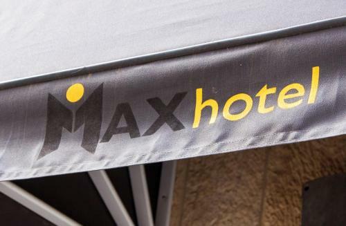Max Hotel