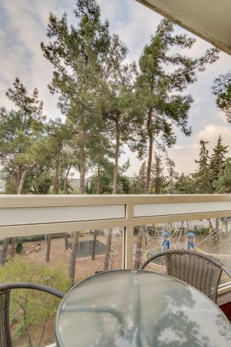 Luxury 4 Bedroom, Spacious And Central Apartment!