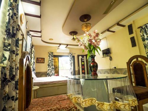 Hostal Raghushilp Guest House