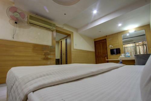 Bed & Breakfast Hotel Rajsangam International