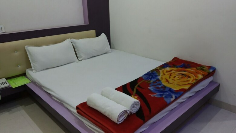 Hotel Nikunj