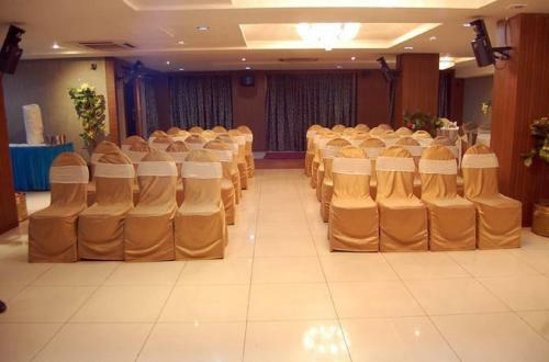 Hotel Amit International