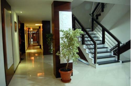 Hotel Amit International