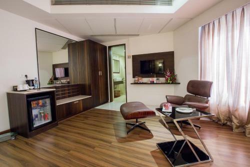 Hotel Regenta Central Harimangala Bharuch