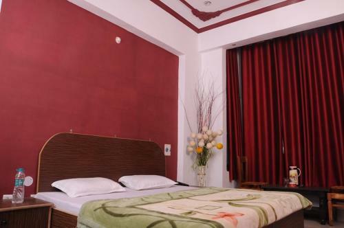 Hotel The Raj Palace