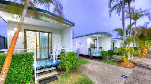 Alex Beach Cabins And Tourist Park