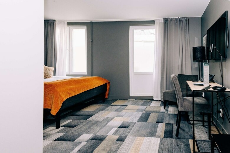 First Hotel Ja