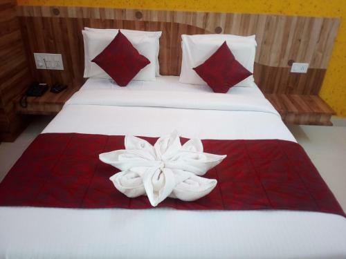 M K Arcade Hotel