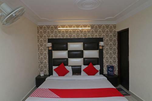 Oyo 9452 Hotel Moonlight