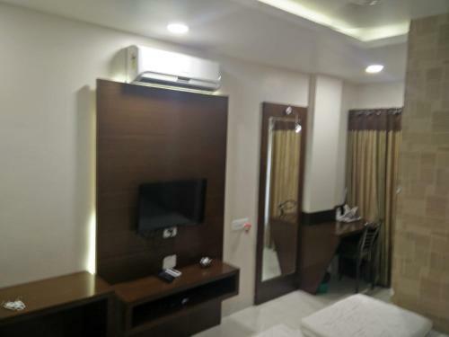 Hotel Shri Khedapati International