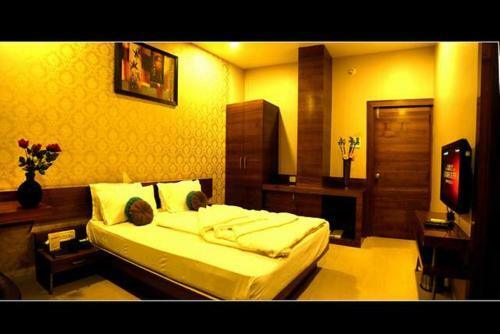 Hotel Shri Khedapati International