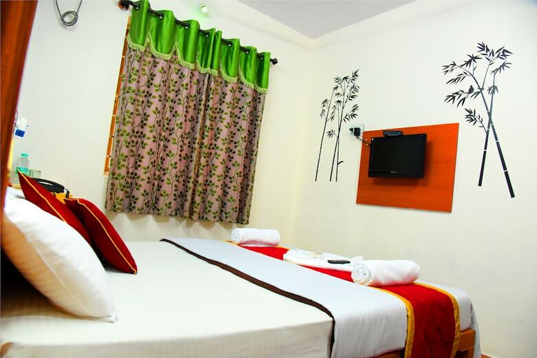 Hotel Housefinch Residency