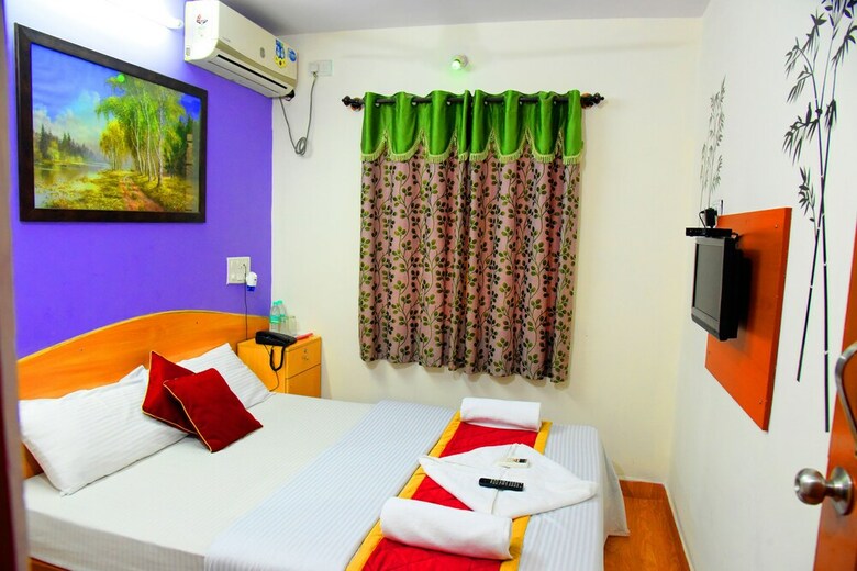 Hotel Housefinch Residency