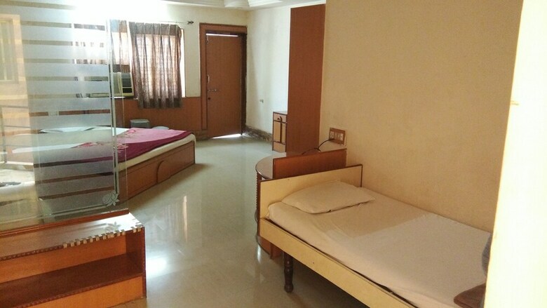 Hotel Meera