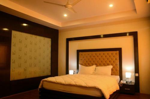 Hotel Banerjee Inn , City Center