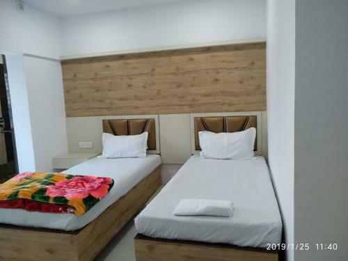 Hotel Deluxe Kalpana Inn