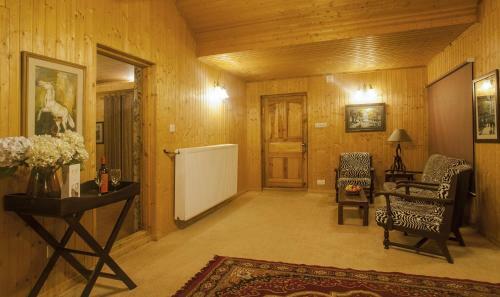 Lodge Nedous Hotel Gulmarg