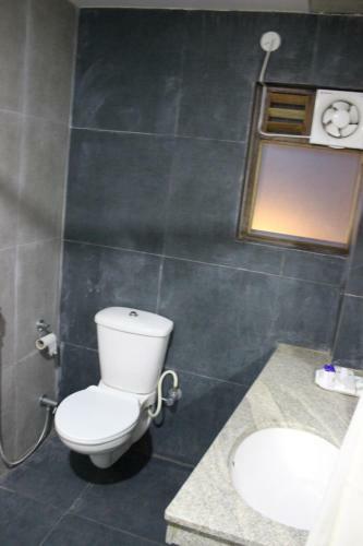 Hotel Aparupa Sands Marina Beach Resort
