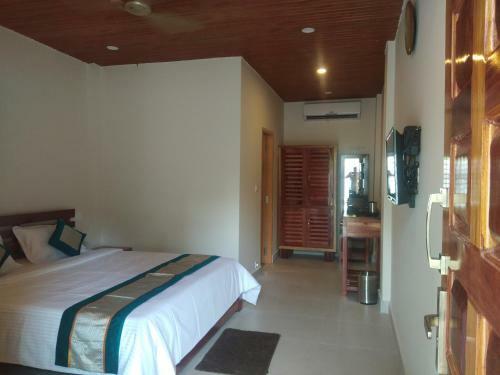 Hotel Golden Pebble