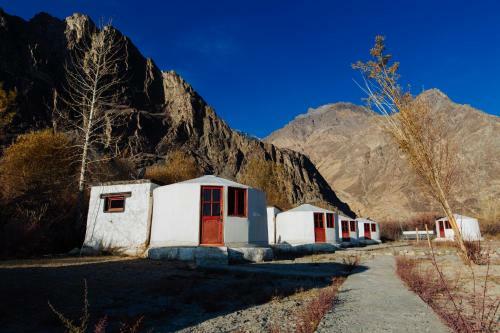 Hotel Hunder Sarai Resort