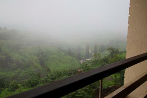 Hotel Manas Resort With Petting Zoo, Igatpuri
