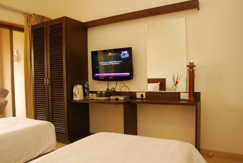 Hotel Manas Resort With Petting Zoo, Igatpuri