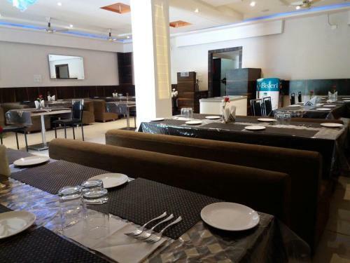 Hotel Surbhi Palace Gadarwara