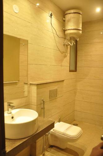Hotel Lotus Grand Akm