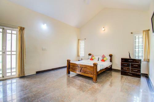 Villa Luxury Studio Home In Virajpet