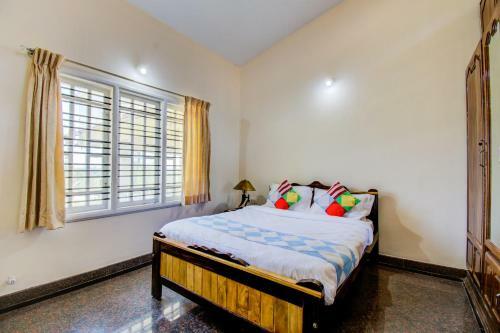 Villa Luxury Studio Home In Virajpet