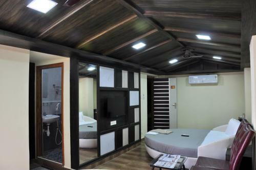 Hotel Anandhiram Heritage