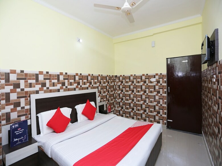 Hotel Oyo 27054 New Sundaram