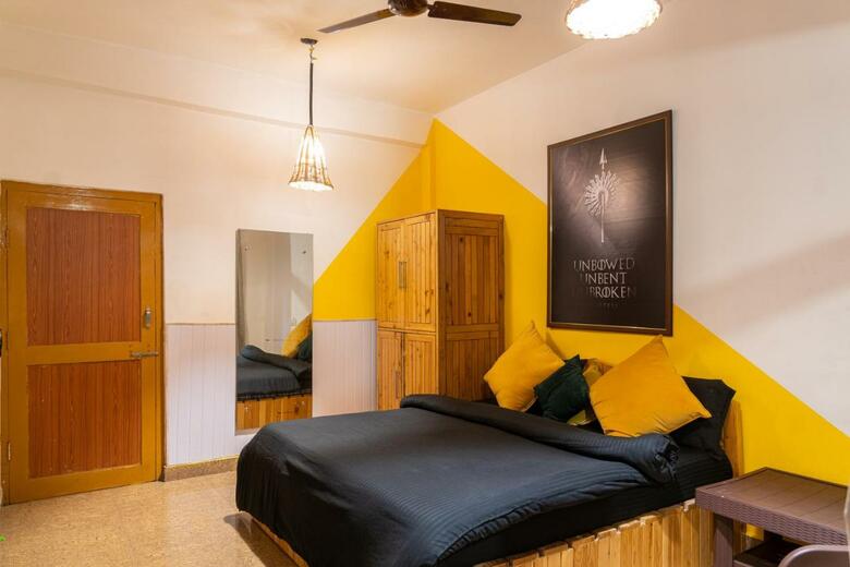 Whoopers Hostel