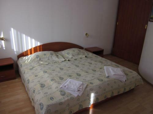 Hotel Guest House Karov - 2 Stars