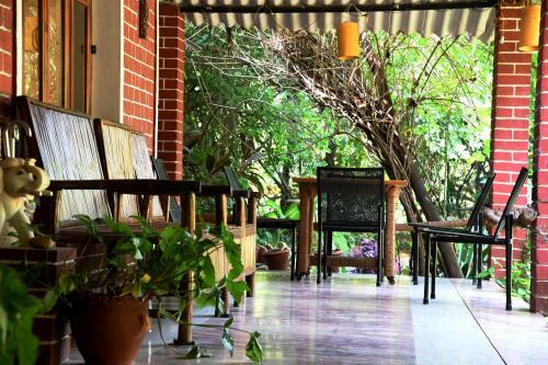 Hotel Baaz Jungle Resort