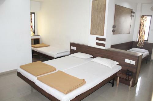 Hotel Raama Grand Lodging Kolhapur