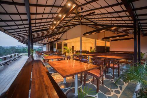 Hotel Kyriad Prestige Riverside Amba Ghat