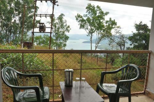 Hotel Koyna Lake Resort