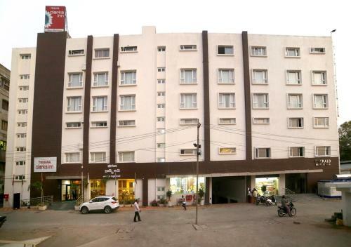 Hotel Triguna Clarks Inn Kurnool