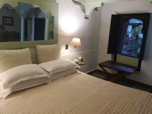 Hotel Ahilya Fort
