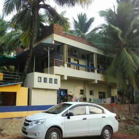 Hostal Serina House