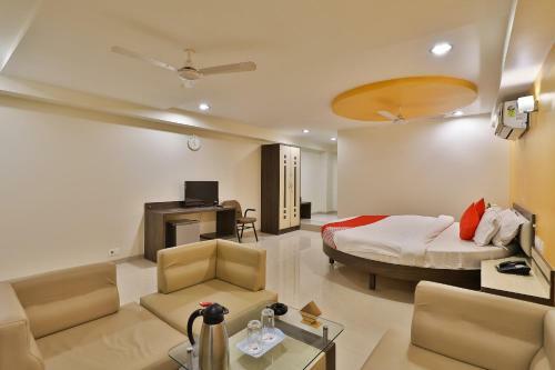 Hotel Oyo 35378 Galaxy Residency