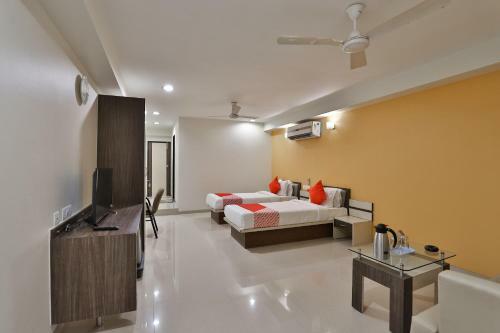 Hotel Oyo 35378 Galaxy Residency