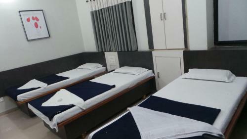 Lodge Hotel Royal Residency Executive