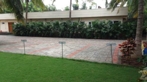 Hotel Sathya Garden Resort