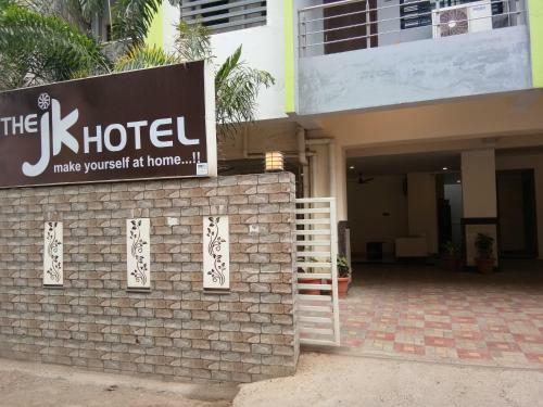 Hotel Jk Rooms 126 Parashar Legacy -lic Square