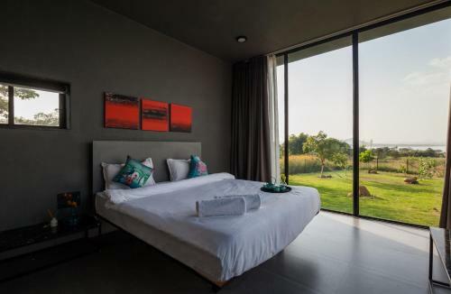 Casa Lake View Villa