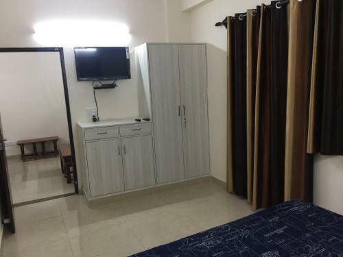 The Raveesh Service Apartment