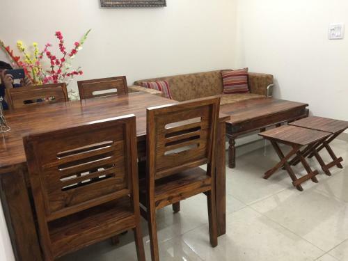 The Raveesh Service Apartment